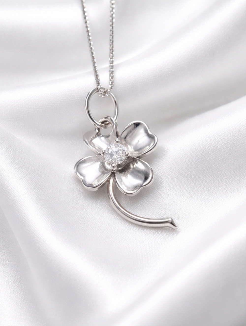 925 Sterling Silver Four Leaf Clover CZ Pendant with Chain